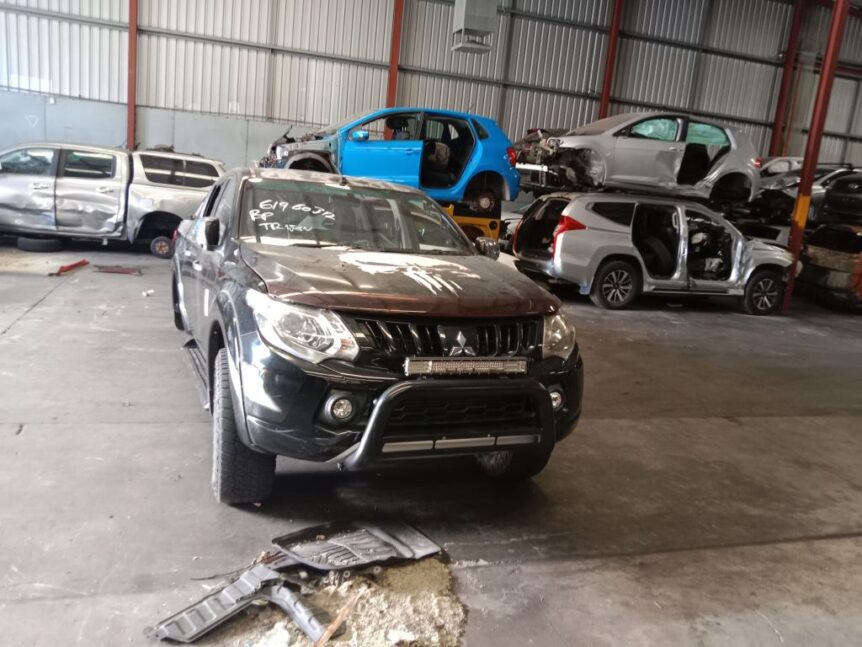 Mitsubishi Triton 2017 Black Wrecking