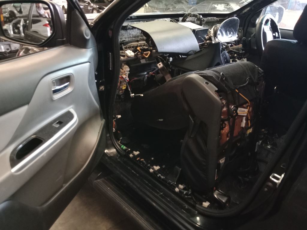 Mitsubishi Triton 2017 Black Wrecking