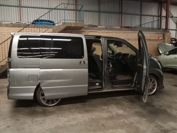 Nissan Elgrand 2006 Grey Wrecking