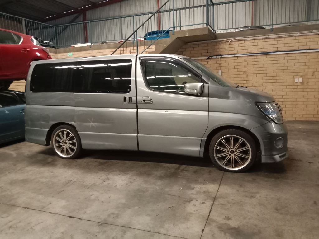 Nissan Elgrand 2006 Grey Wrecking