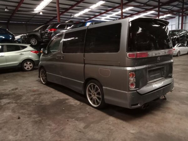 Nissan Elgrand 2006 Grey Wrecking