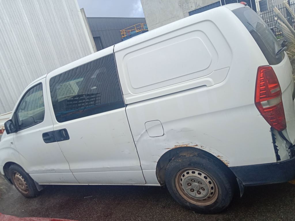 Hyundai iload 2009 White Wrecking