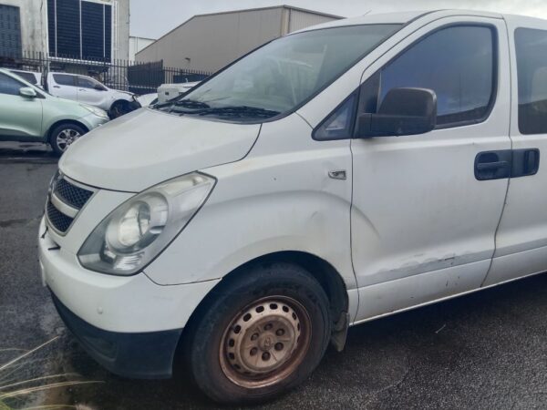Hyundai iload 2009 White Wrecking