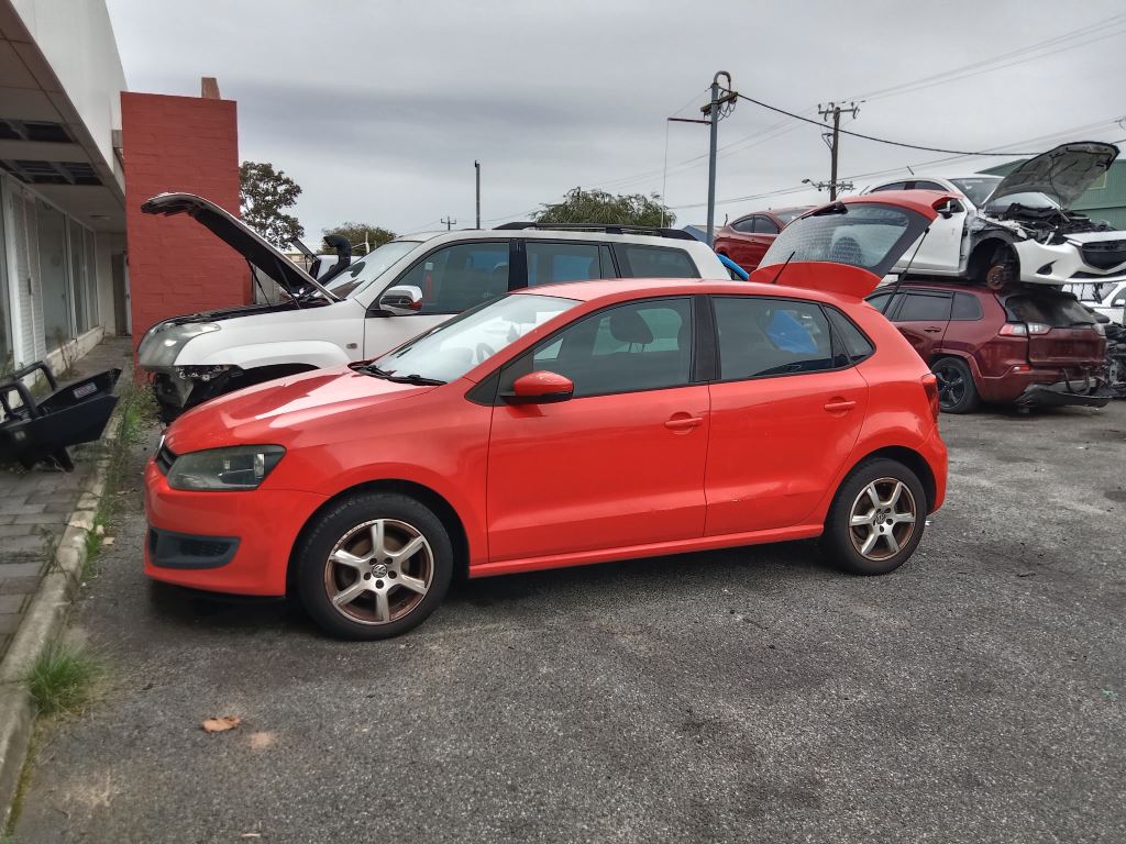 Volkswagen polo 2011 Red Wrecking
