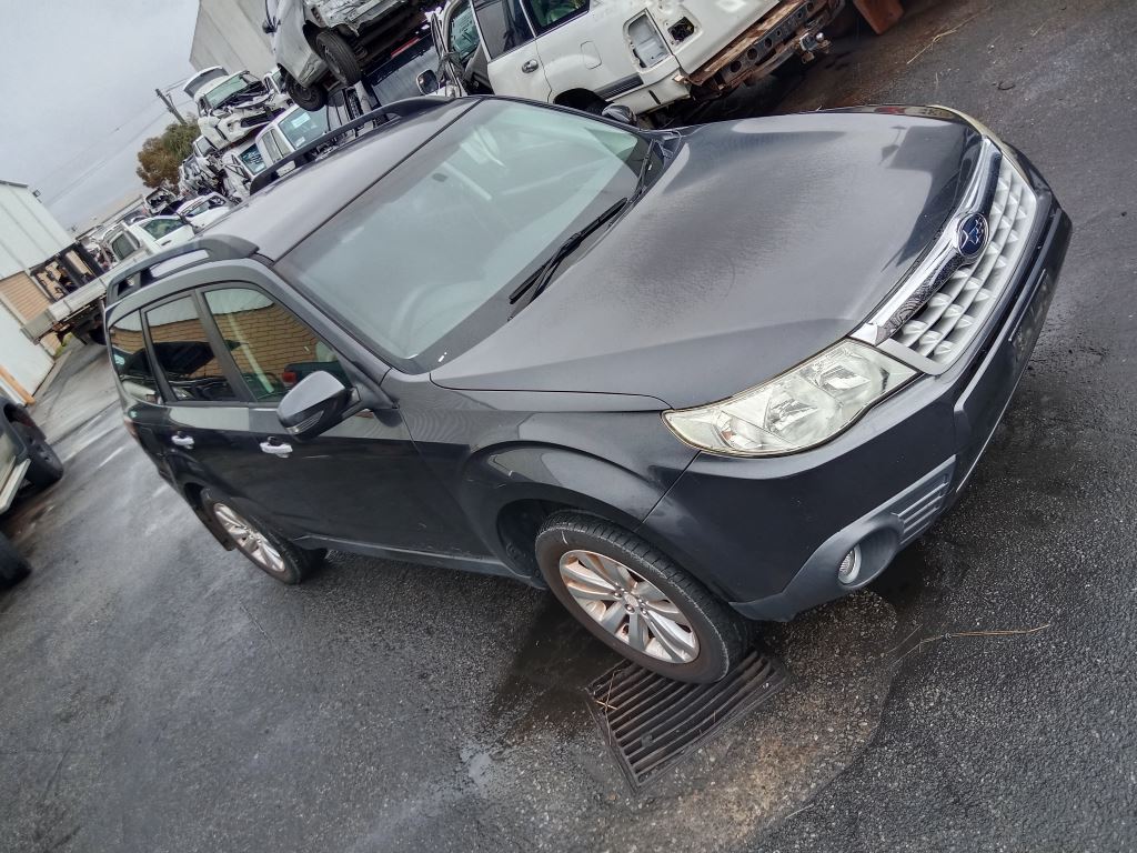 Subaru Forester 2011 Grey Wrecking