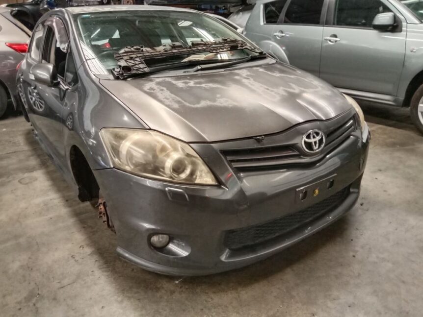 Toyota corolla 2011 Grey Wrecking