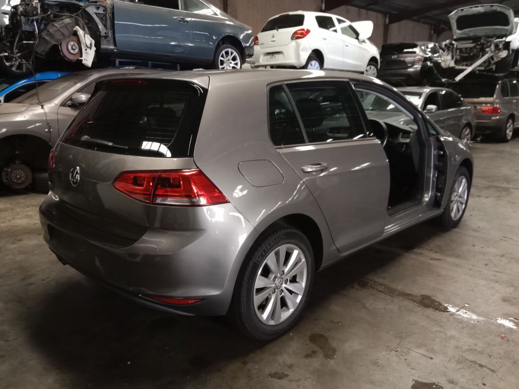 Volkswagen golf 2014 Grey Wrecking