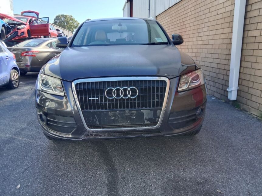 Audi Q5 2010 Grey Wrecking