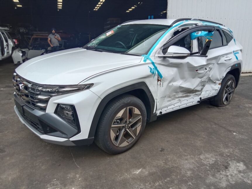 Hyundai Tucson 2024 Grey Wrecking