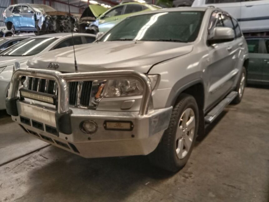 Jeep Grandcherokee 2012 Silver Wrecking