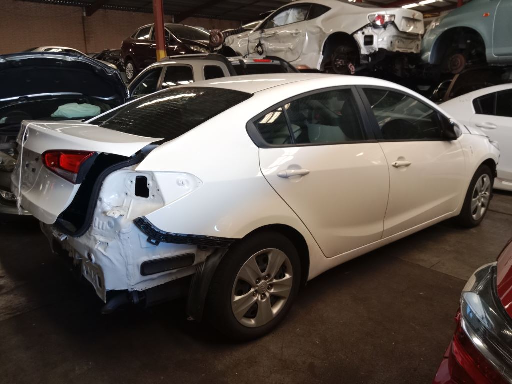 Kia Cerato 2017 White Wrecking