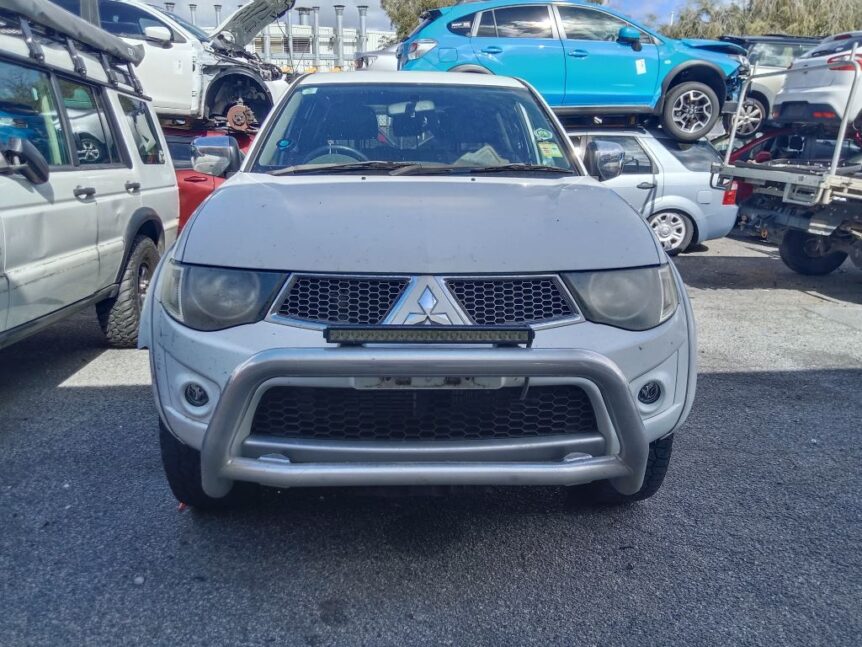 Mitsubishi Triton 2012 White Wrecking