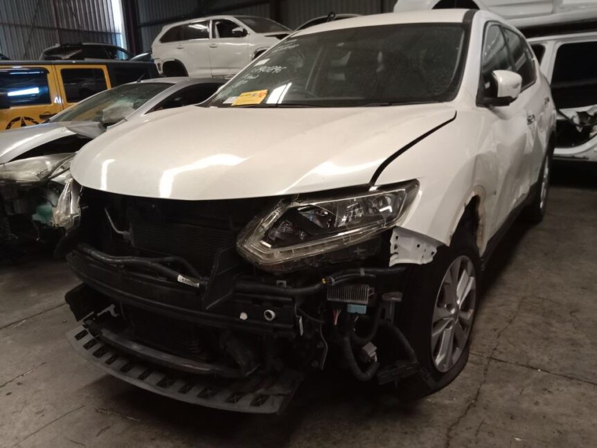 Nissan X-Trail 2015 White Wrecking