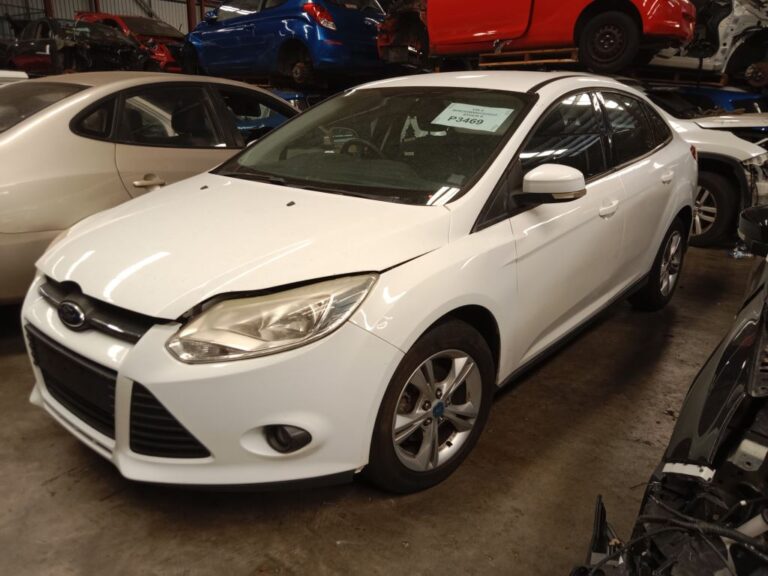 Ford Focus 2012 White Wrecking
