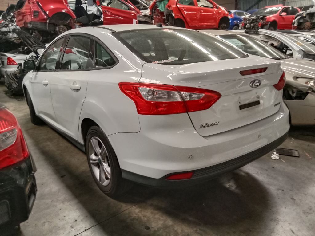 Ford Focus 2012 White Wrecking