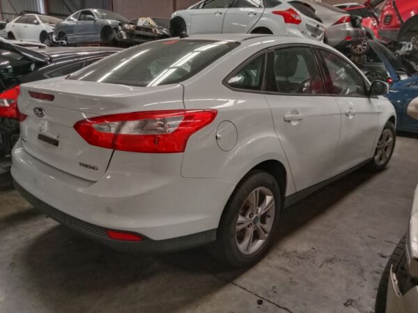 Ford Focus 2012 White Wrecking