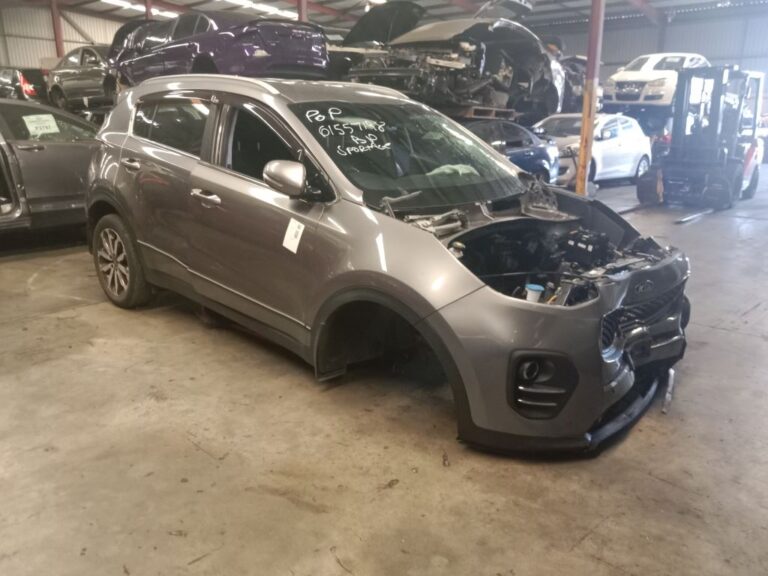 KIA Sportage 2017 Grey Wrecking