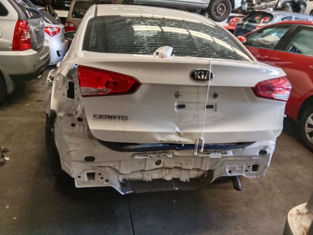 Kia Cerato 2017 White Wrecking