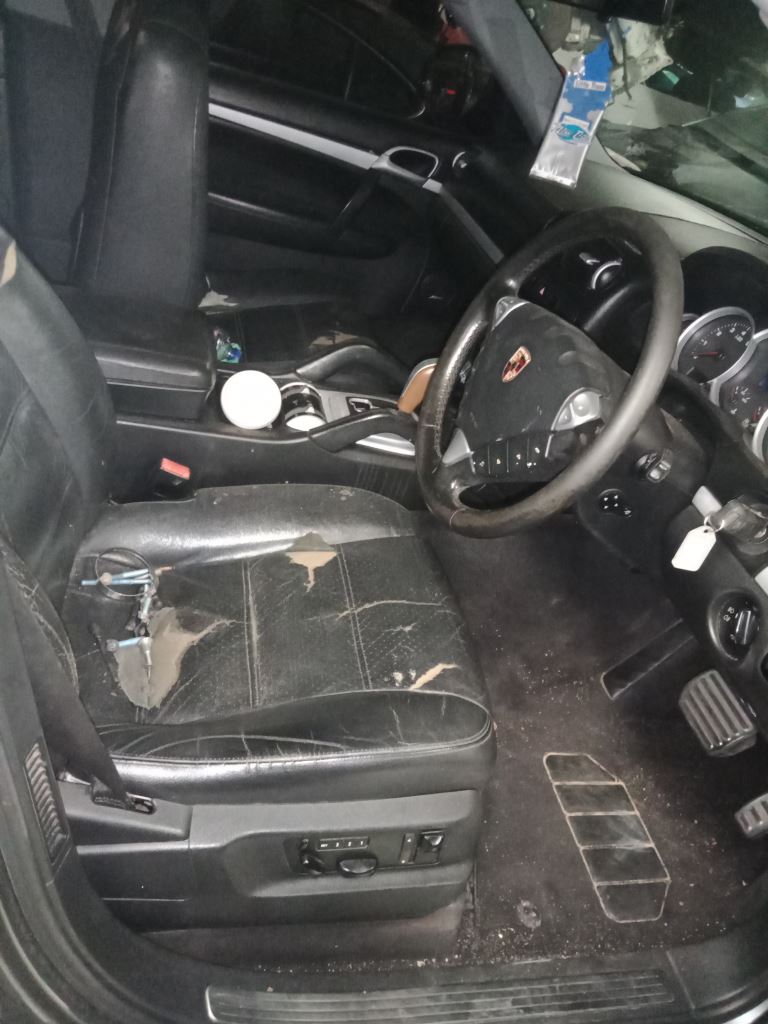 Porsche Cayenne 2005 Grey Wrecking