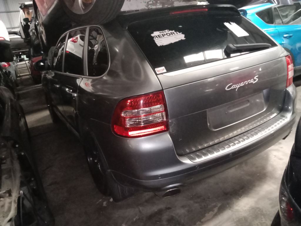 Porsche Cayenne 2005 Grey Wrecking