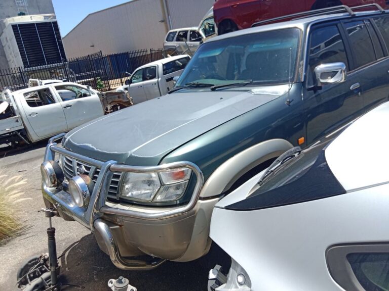 Nissan Patrol 2001 Green Wrecking