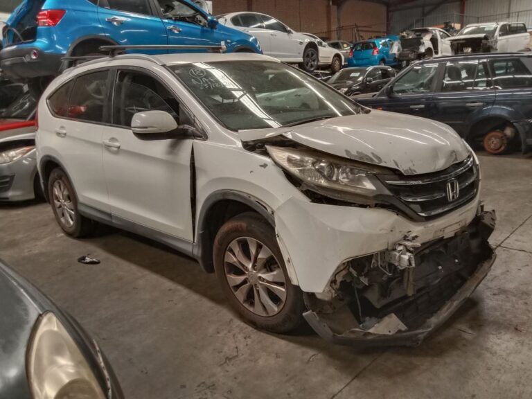 Honda CRV 2013 White Wrecking