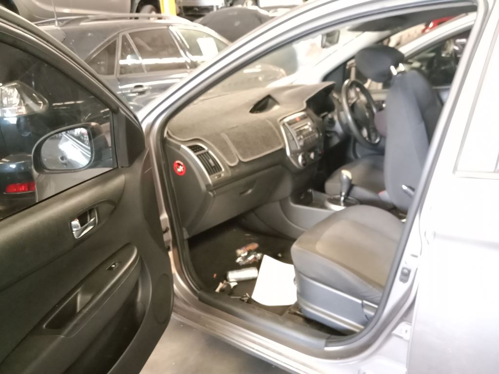 Hyundai i20 2013 Grey Wrecking