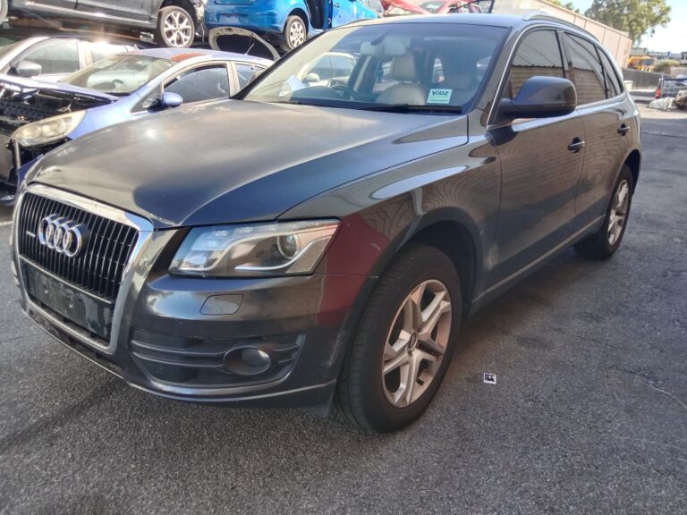 Audi Q5 2010 Grey Wrecking