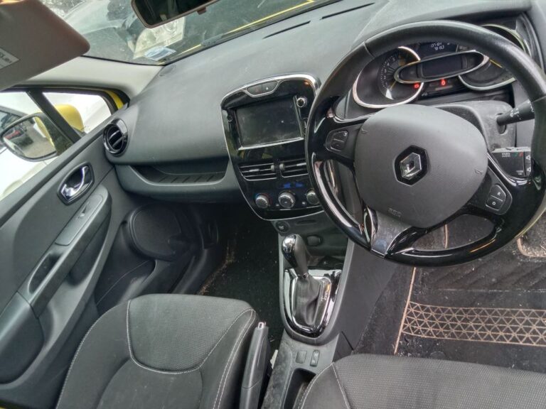 Renault Clio 2014 yellow Wrecking