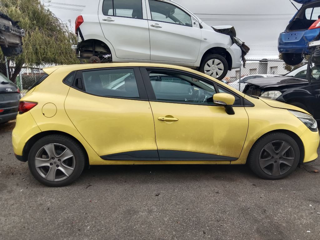 Renault Clio 2014 yellow Wrecking