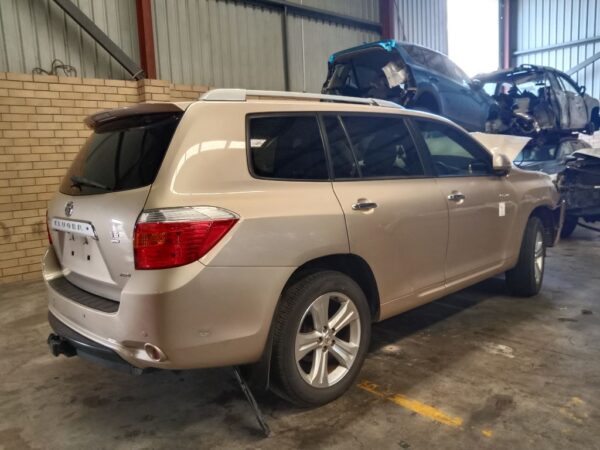 Toyota Kluger 2008 Gold Wrecking