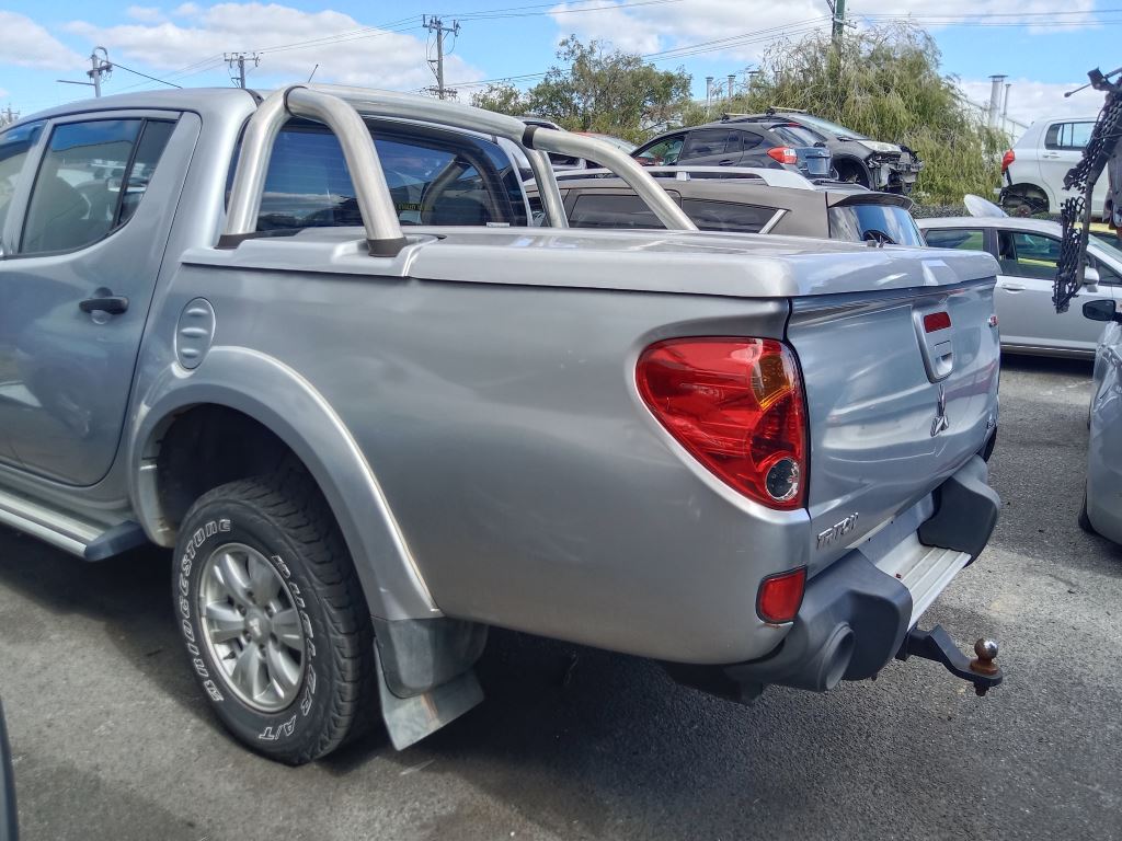Mitsubishi Triton 2013 Silver Wrecking