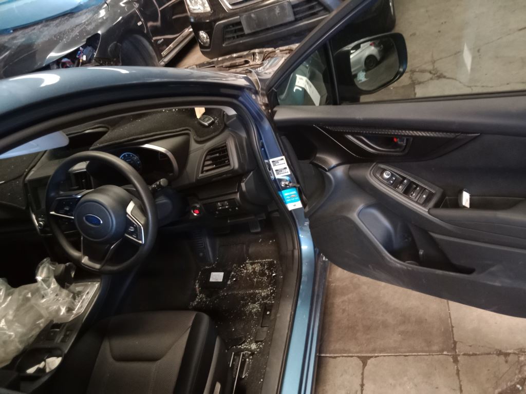 Subaru Impreza 2019 Blue Wrecking