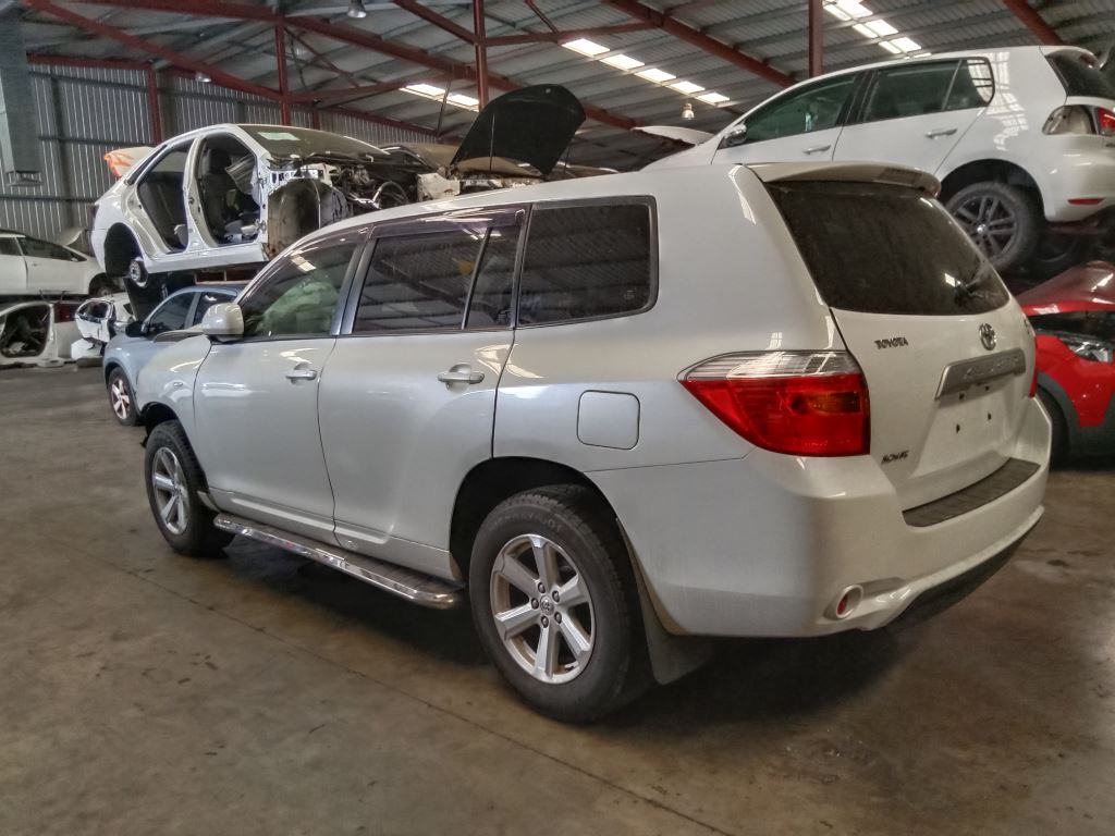 Toyota Kluger 2009 White Wrecking