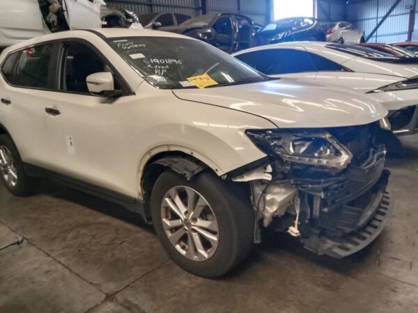 Nissan X-Trail 2015 White Wrecking