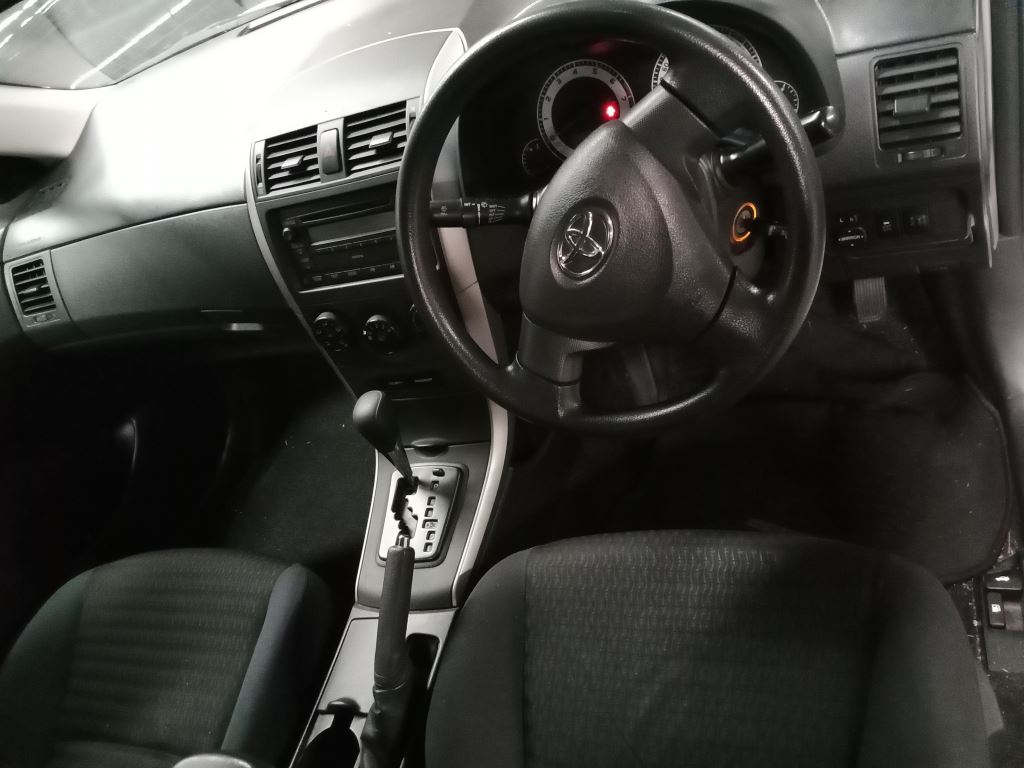 Toyota corolla 2010 White Wrecking