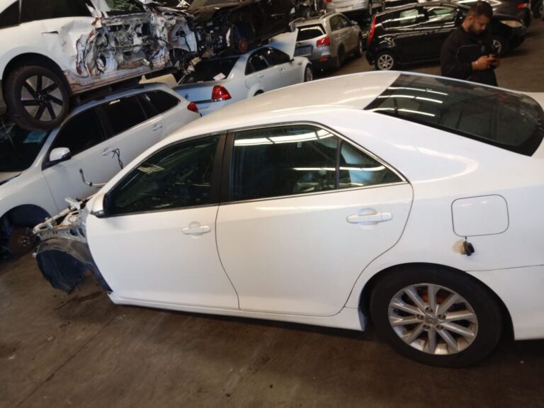 Toyota Camry 2014 White Wrecking