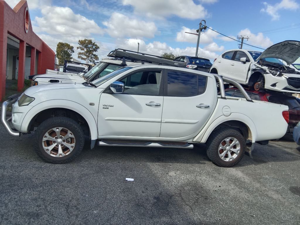 Mitsubishi Triton 2012 White Wrecking