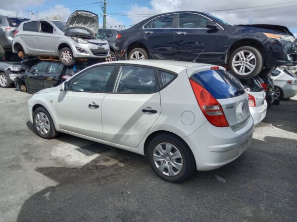 Hyundai i30 2009 White Wrecking