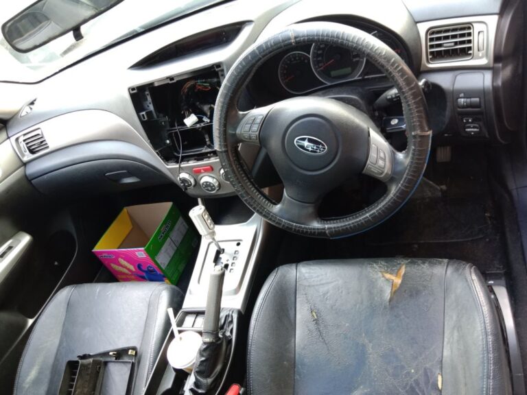 Subaru Impreza 2009 Grey Wrecking