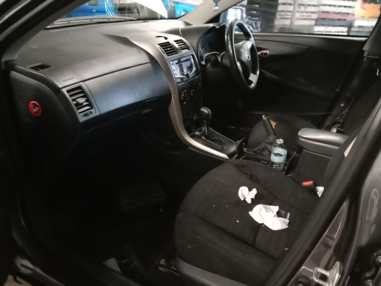 Toyota corolla sedan 2012 Grey Wrecking