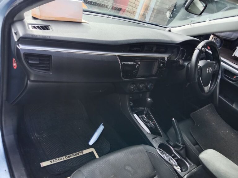 Toyota corolla 2015 Blue Wrecking