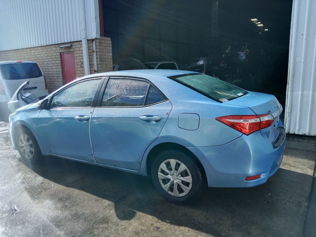 Toyota corolla 2015 Blue Wrecking