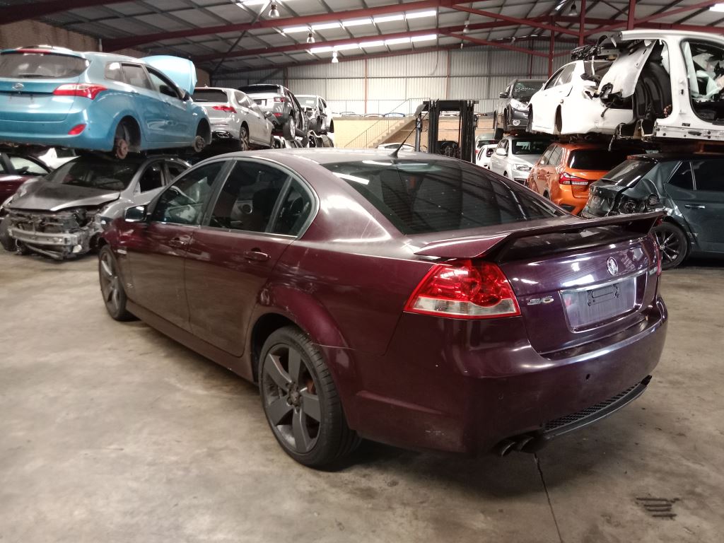 Holden Commodore SV6 2012 maroon Wrecking
