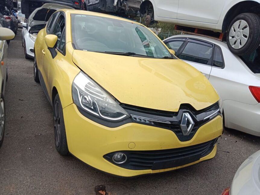 Renault Clio 2014 yellow Wrecking