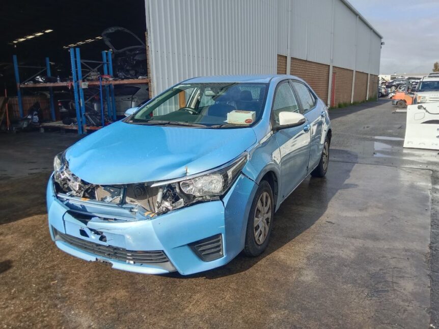 Toyota corolla 2015 Blue Wrecking