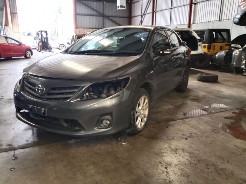 Toyota corolla sedan 2012 Grey Wrecking