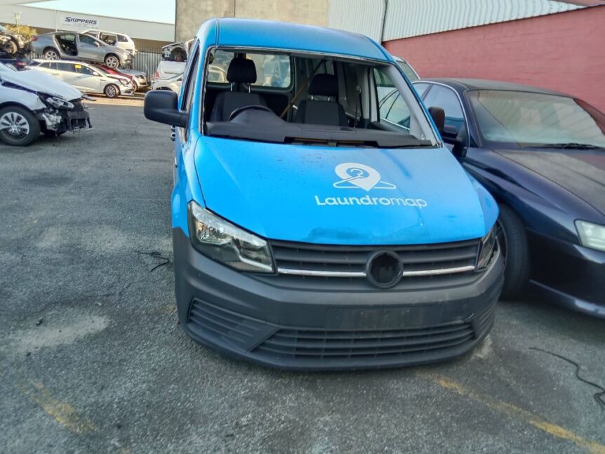 Volkswagen caddy 2016 Blue Wrecking
