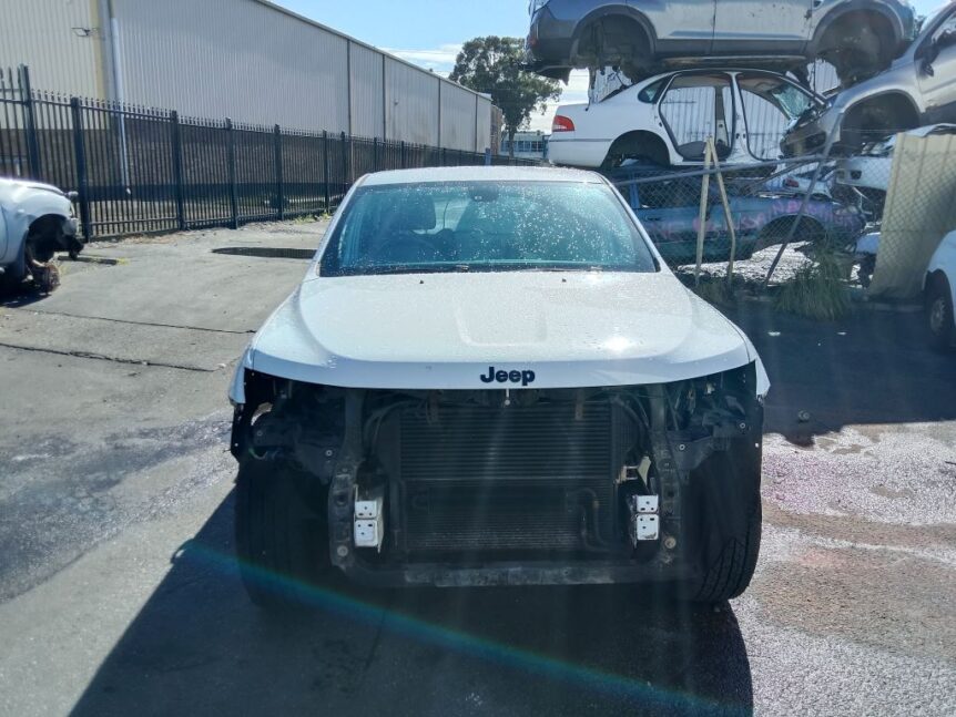 Jeep Grand Cherokee 2015 White Wrecking