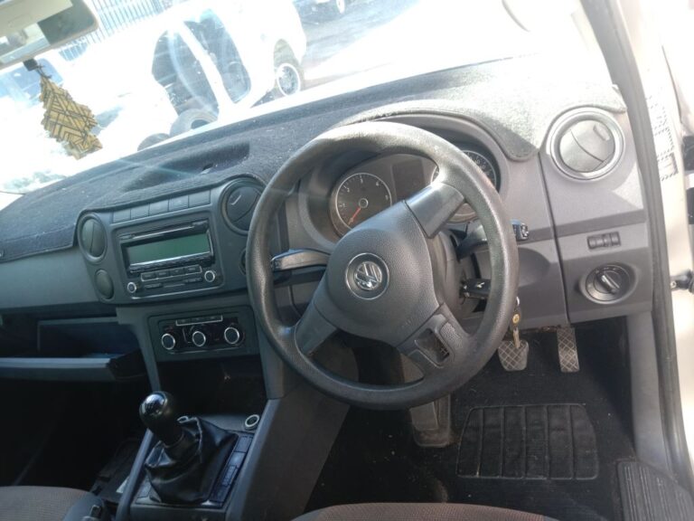 Volkswagen Amarok 2011 Grey Wrecking